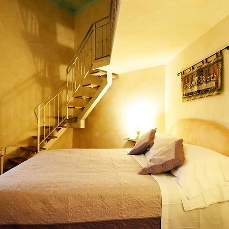 Italian Experience-Suite Medici Loft 8 ฟลอเรนซ์ ภายนอก รูปภาพ