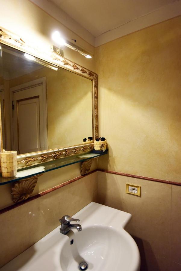 Italian Experience-Suite Medici Loft 8 ฟลอเรนซ์ ภายนอก รูปภาพ